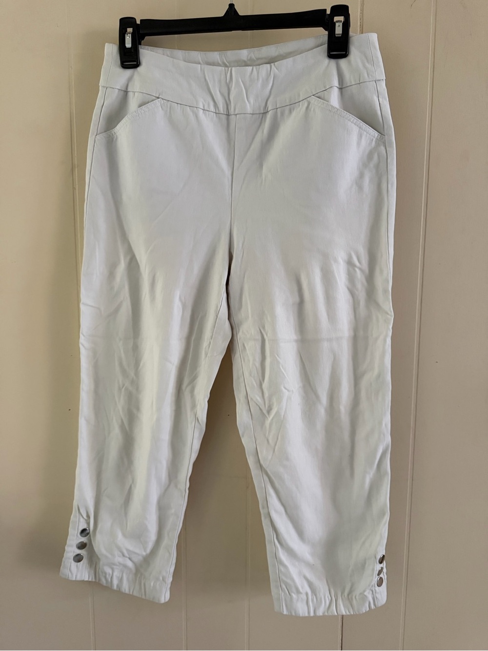 Tribal White Cropped Capris